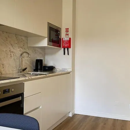 - Trindade With Ac And Parking Porto